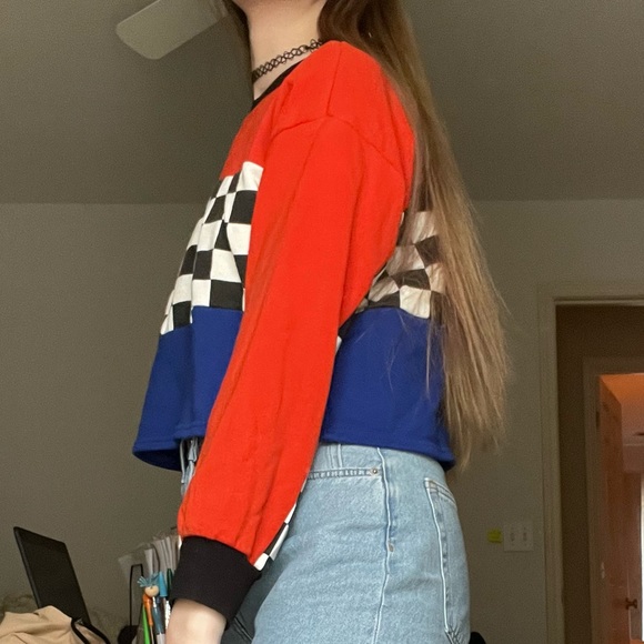 🔥 Colorblock Cropped Sweatshirt - Picture 4 of 4